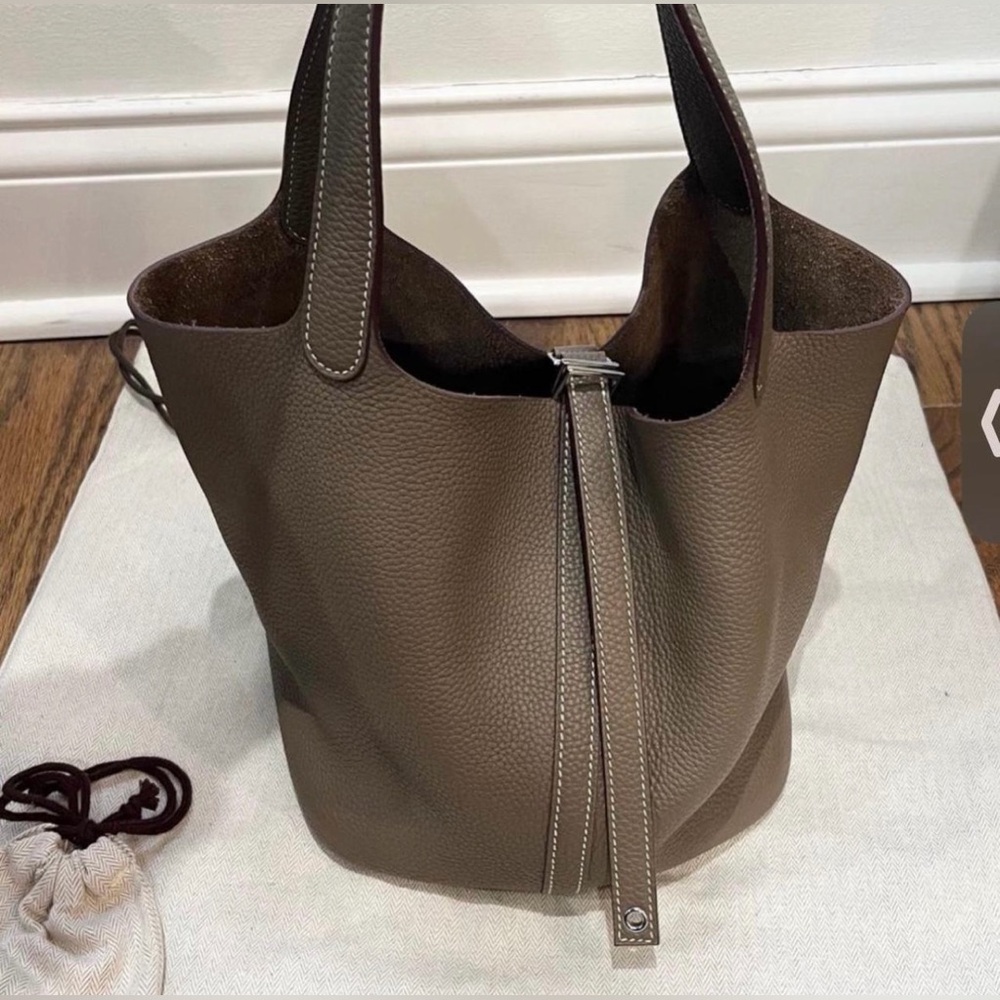 Hermes Picotin 22 Bag in Etoupe